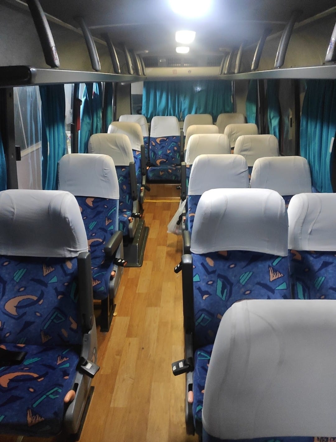 Micro ônibus 18 lugares